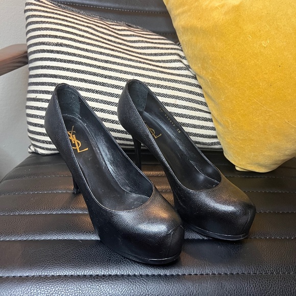 YSL Saint Laurent pebbled leather tribute two covered platform heeled pump. - Picture 1 of 7